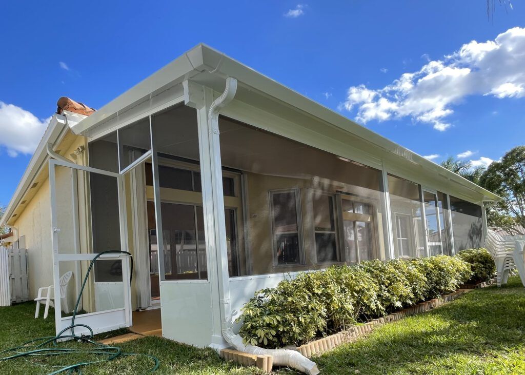 Dolce Screen Room with Kickplate